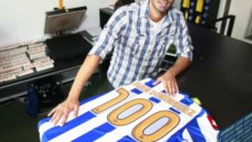 Juan Domínguez cumple hoy 100 partido de Liga con el Depor entre Primera y Segunda.