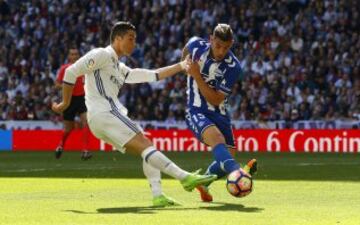 Partido de Liga Real Madrid-Alavés en abril de 2017.