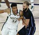 Los Bucks se exhiben en el último cuarto y acarician el pase