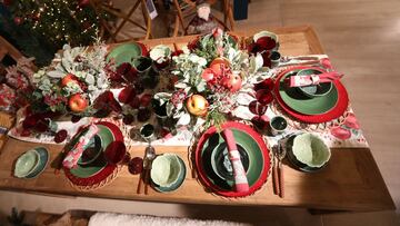 GRAFCAV1096. BILBAO, 24/11/2020.-Una mesa de navidad montada para seis personas. El borrador del plan que el Gobierno prepara para la Navidad incluye la limitación de reuniones a un máximo de seis personas y un toque de queda hasta la una de la madrugada los días 24 y 31 de diciembre. El documento, titulado Propuesta de medidas de salud pública frente a la covid-19 para la celebración de las fiestas navideñas, propone limitar al máximo los desplazamiento. EFE/LUIS TEJIDO