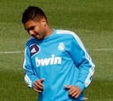 Mourinho vuelve a contar con Casemiro y Arbeloa toca balón