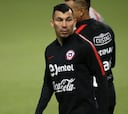 Los profundos cambios de la Roja con Gary Medel como volante