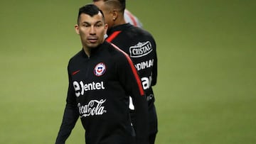 Los profundos cambios de la Roja con Gary Medel como volante