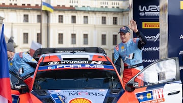Ott Tanak gana el Rally de Europa Central con el Hyundai.