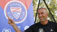 Zidane presenta su escuela de talentos en Francia