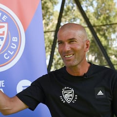 Zidane presenta su escuela de talentos en Francia