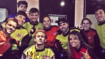 Neymar ultima su recuperación divirtiéndose en los karts