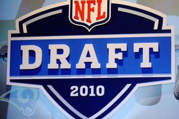 En la segunda ronda del Draft, los Patriots emplearon el pick 42 general para seleccionar a uno de los mejores tight ends de la historia: Rob Gronkowski.