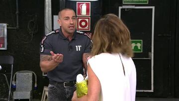 Monumental bronca entre Rafa Mora y Mar赤a Pati?o, que abandona el plat車: "Panoli"