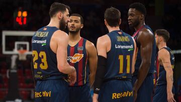 Los jugadores del Baskonia durante un partido de la Liga ACB.