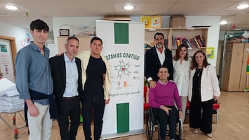 Imagen oficial del "Estamos contigo" en el Hospital Reina Sofía de Córdoba