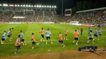 El entrenamiento de la selección española provocó un lleno absoluto en el estadio Carlos Belmonte