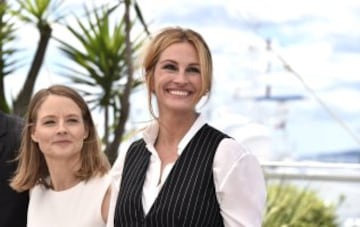 CANNES, FRANCE - MAY 12: Director Jodie Foster and actress Julia Roberts attend the "Money Monster" Photocall during the 69th annual Cannes Film Festival on May 12, 2016 in Cannes, France. (Photo by Pascal Le Segretain/Getty Images)