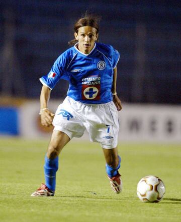 Andrés Chitiva formó parte de la escuadra del Cruz Azul para la Copa Libertadores en el año 2003. El colombiano fue fichado por el equipo dirigido en aquel entonces por Enrique Meza para enfrentar la segunda ronda del certamen.