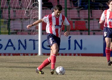 El navarro fue el jugador con más minutos en el año del ascenso, participando en 41 partidos. Un mediocentro de ida y vuelta, que aportó tres goles y congeniaba con Movilla en la sala de máquinas colchonera. Había llegado desde el Numancia ese verano y jugó un curso en Primera antes de marcharse a Mallorca, Celta, Numancia, Mirandés e Iruña.