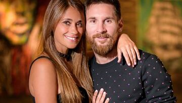 Antonella Roccuzzo celebra con efusividad la victoria de Argentina a Nigeria.