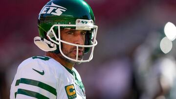 SANTA CLARA, CALIFORNIA - SEPTEMBER 09: Quarterback Aaron Rodgers #8 of the New York Jets looks on during warm ups before taking on the San Francisco 49ers at Levi's Stadium on September 09, 2024 in Santa Clara, California. Thearon W. Henderson/Getty Images/AFP (Photo by Thearon W. Henderson / GETTY IMAGES NORTH AMERICA / Getty Images via AFP)