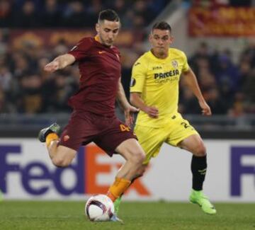 Manolas.