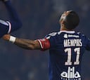 Memphis y Aouar encabezan la victoria del Lyon en Nîmes