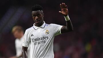 MADRID, SPAIN - SEPTEMBER 18: Vinicius Junior of Real Madrid reacts during the LaLiga Santander match between Atletico de Madrid and Real Madrid CF at Civitas Metropolitano Stadium on September 18, 2022 in Madrid, Spain. (Photo by Denis Doyle/Getty Images)