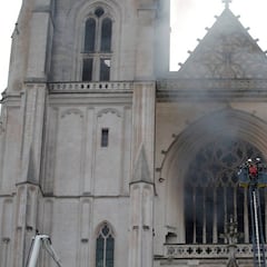 Arde la catedral de San Pedro y San Pablo, en Nantes