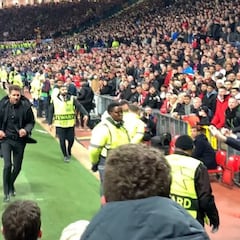 La 'lluvia de cerveza' a Simeone le sale barata al United