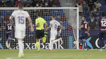 Vinícius Júnior marca el 2-2.