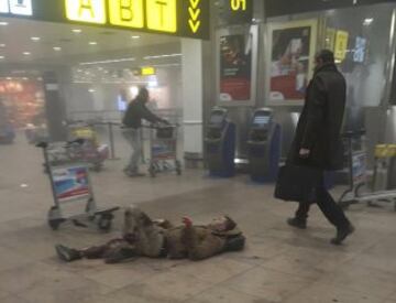 Personas heridas en el aeropuerto de Bruselas.