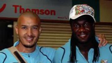 <b>DINAMITA. </b>Baha y Caicedo posan para AS en el aeropuerto de Málaga ayer.