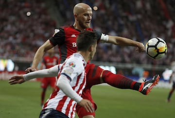 Título de Chivas causa locura en el Ángel de la Independencia