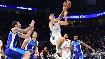 ISTANBUL, TURKEY - MARCH 22: Gabriel Deck, #14 of Real Madrid in action during the Turkish Airlines EuroLeague Regular Season Round 31 match between Anadolu Efes Istanbul and Real Madrid at Sinan Erdem Dome on March 22, 2022 in Istanbul, Turkey. (Photo by Aykut Akici/Euroleague Basketball via Getty Images)