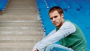 <b>DESPEDIDA. </b>Mikel Alonso deja la Real después de una década.