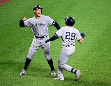 El tercera base de los Yankees de New York consiguió en la victoria ante los Orioles de Baltimore su 'home run' número 18, superando los 17 de Orlando Cabrera con los Expos de Montreal en el 2003. 