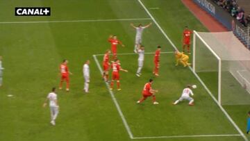 Que no se repita: el polémico gol anulado a Torres en el BayArena