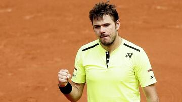 Wawrinka gana con complicaciones a Rosol