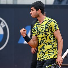 Carlos Alcaraz returns to the top of ATP rankings