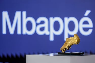 Mbappé recoge la Bota de Oro: “¡Espero ganar el año que viene!”