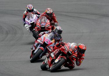 Martín responde a sus compañeros