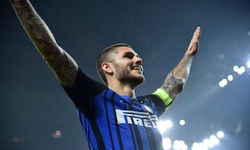 Soccer Football - Serie A - Inter Milan vs AC Milan - San Siro, Milan, Italy - October 15, 2017 Inter Milan's Mauro Icardi celebrates scoring their first goal