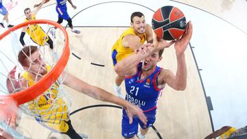 Partido entre el Anadolu Efes y el Maccabi Tel Aviv, disputado en la primera vuelta de la Euroliga.