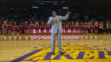 Shaquille O&#039;Neal, durante el homenaje que le brindaron los Lakers esta semana.