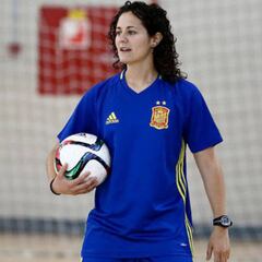 Claudia Pons da la lista para los amistosos ante Portugal