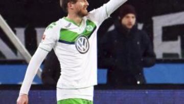 Andr&eacute; Sch&uuml;rrle celebra su gol ante el Hannover 96.