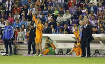 Cristiano Ronaldo dando instrucciones a sus compañeros.