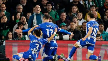 Kike García celebra uno de sus goles.