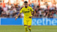 EINDHOVEN, NETHERLANDS - JULY 16: Alex Baena of Villarreal CF looks on during the Pre-Season test match between PSV and Villarreal CF at Phillips Stadium on July 16, 2022 in Eindhoven, Netherlands. (Photo by Raymond Smit/NESImages/DeFodi Images via Getty Images)