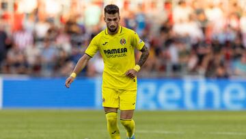 EINDHOVEN, NETHERLANDS - JULY 16: Alex Baena of Villarreal CF looks on during the Pre-Season test match between PSV and Villarreal CF at Phillips Stadium on July 16, 2022 in Eindhoven, Netherlands. (Photo by Raymond Smit/NESImages/DeFodi Images via Getty Images)