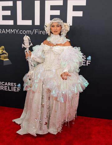 Sierra Ferrell posa en la alfombra roja de los Grammys 2025 en ell Crypto.com Arena situado en la ciudad de Los ?ngeles, en California.