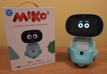 Tienen la “genial” idea de hacer muñecos con IA, y estos se ponen a enseñar a los niños cómo encender un fuego