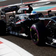 McLaren hará "todo lo posible" por retener a Alonso tras 2017